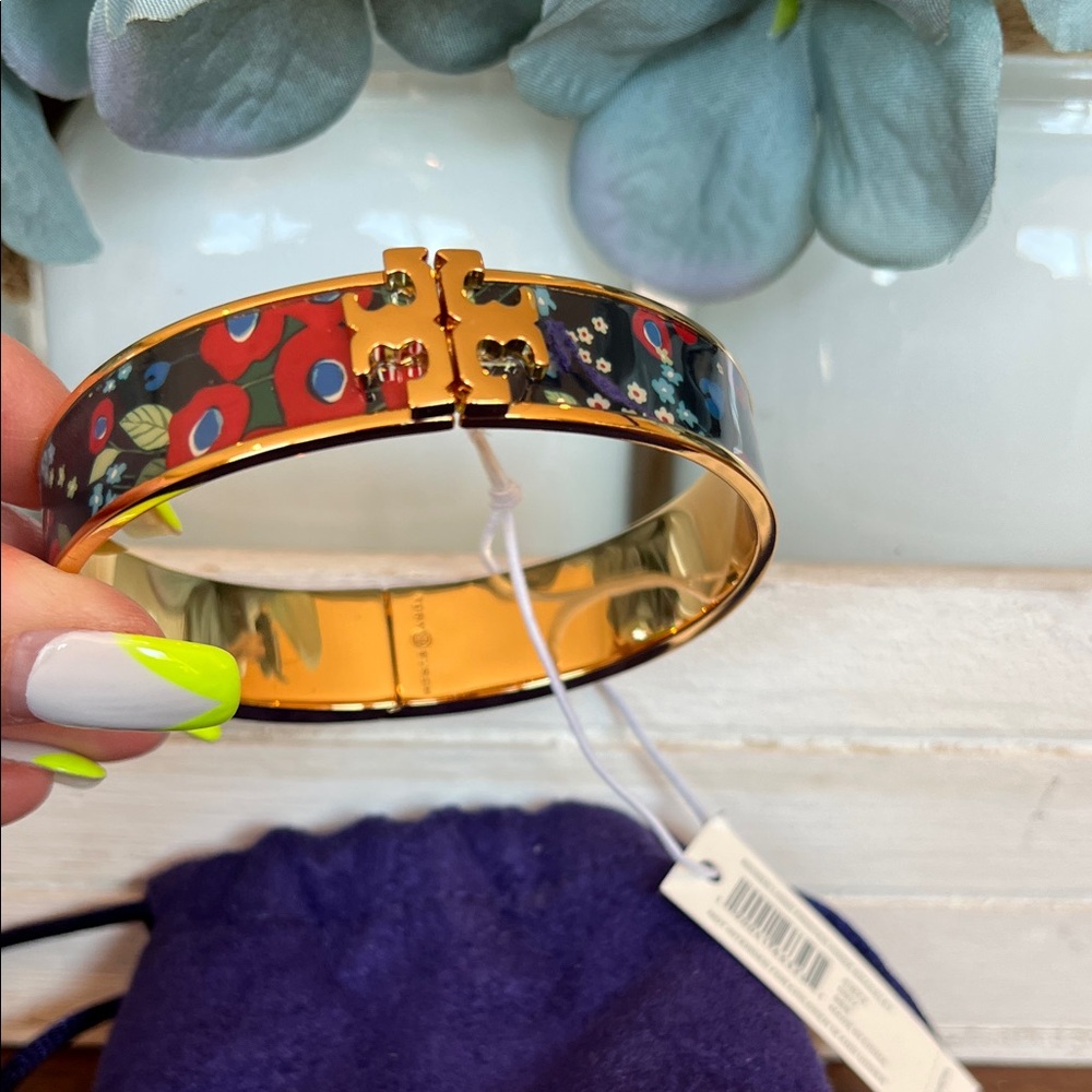 NWT Tory Burch Kira Raised Red and Blue Enamel Hinged Bracelet 7mm - Picture 3 of 9